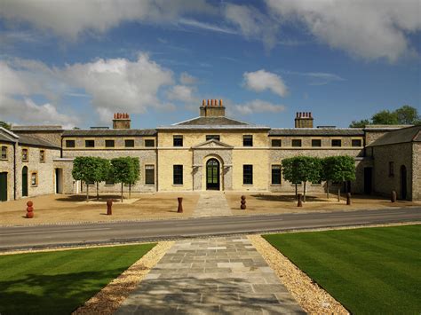 Exterior of Boundary Oak School