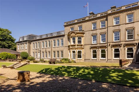 Exterior of Bournemouth Collegiate School