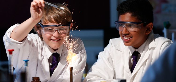Colchester Royal Grammar School science lesson