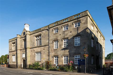 Exterior of Dixie Grammar School
