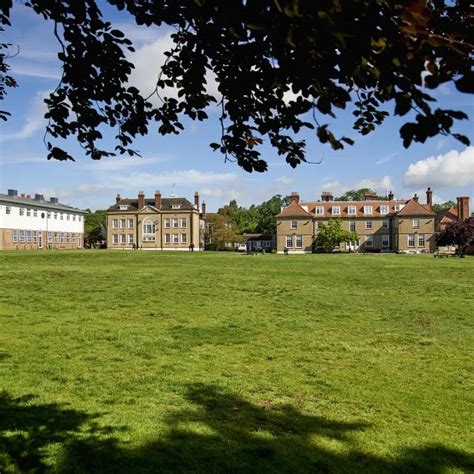 Exterior of Farringtons School