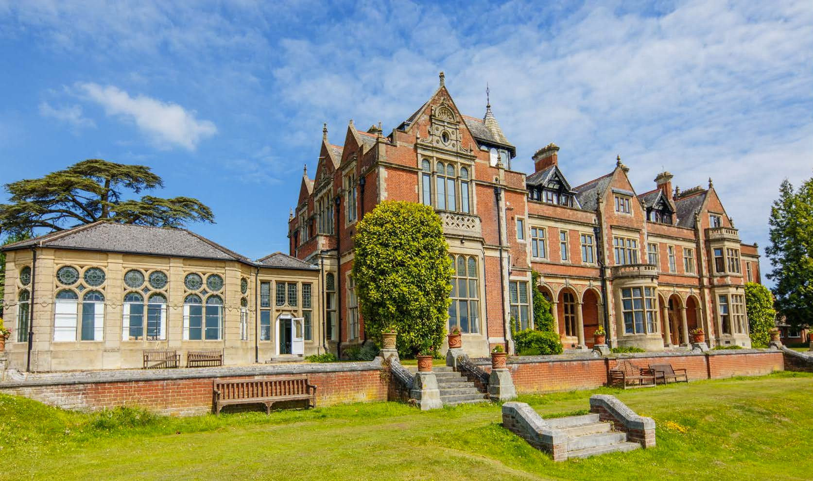 Exterior of Frensham Heights School