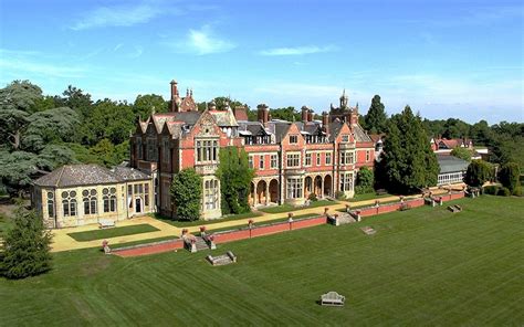 Exterior of Frensham Heights School