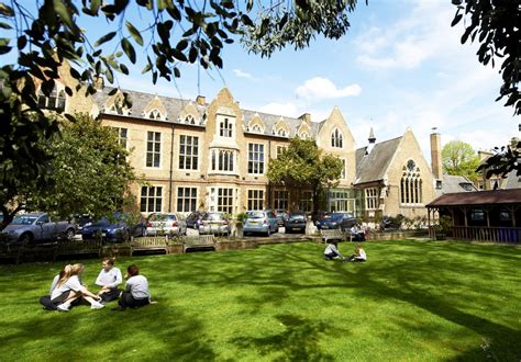 Exterior of The Godolphin and Latymer School
