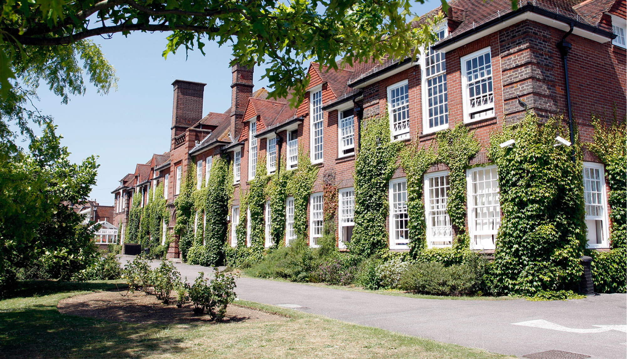 Highworth Grammar School exterior