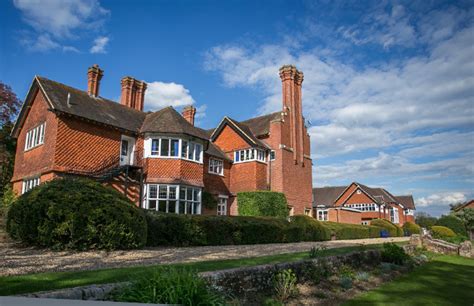 Exterior of Holme Grange School