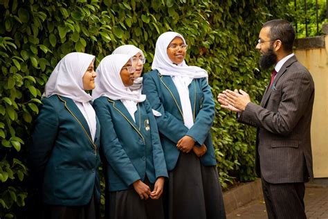 Islamia School for Girls' school image