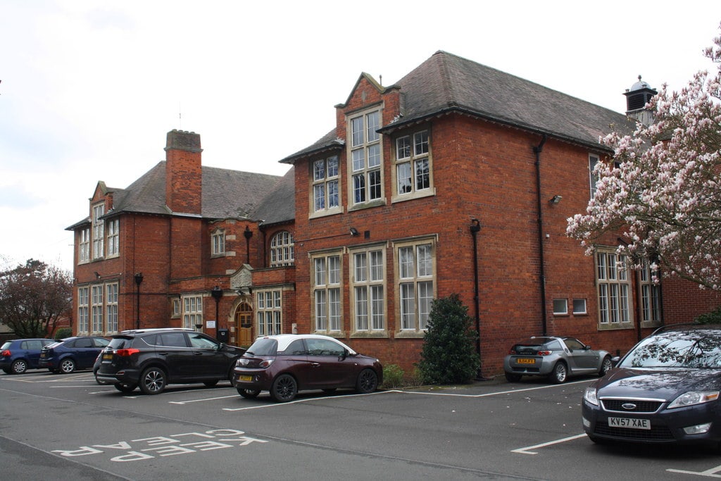 Kesteven and Grantham Girls' School school building exterior