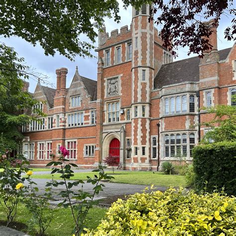 Exterior of King Henry VIII School