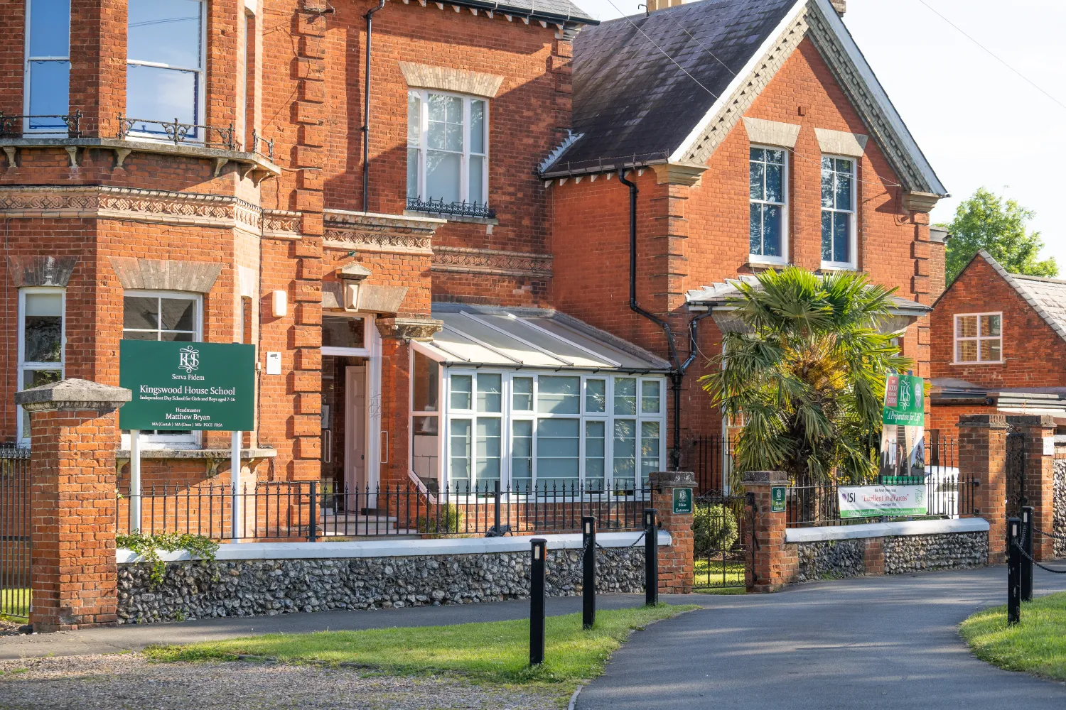 Exterior of Kingswood House School
