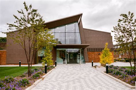 Exterior of Lord Wandsworth College