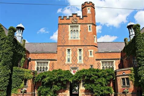 Exterior of Loughborough Grammar School
