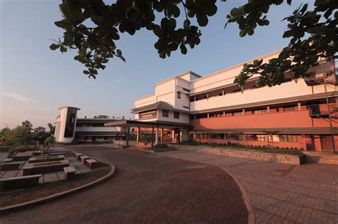 Exterior of Markazul Uloom