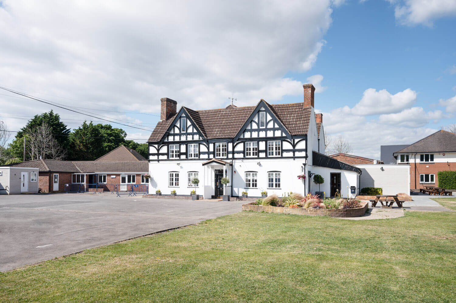 Exterior of Meoncross School