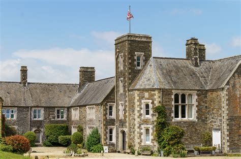 Exterior of Polwhele House School