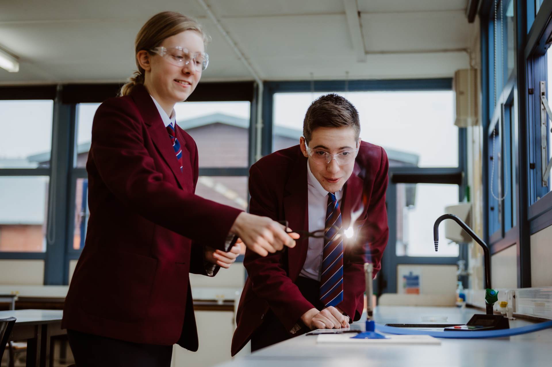 Queen Elizabeth's Grammar School, Horncastle science lesson