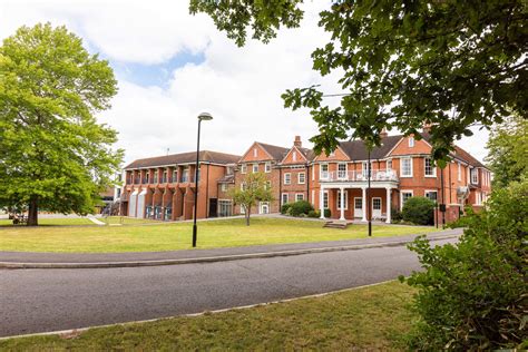 Exterior of Tormead School