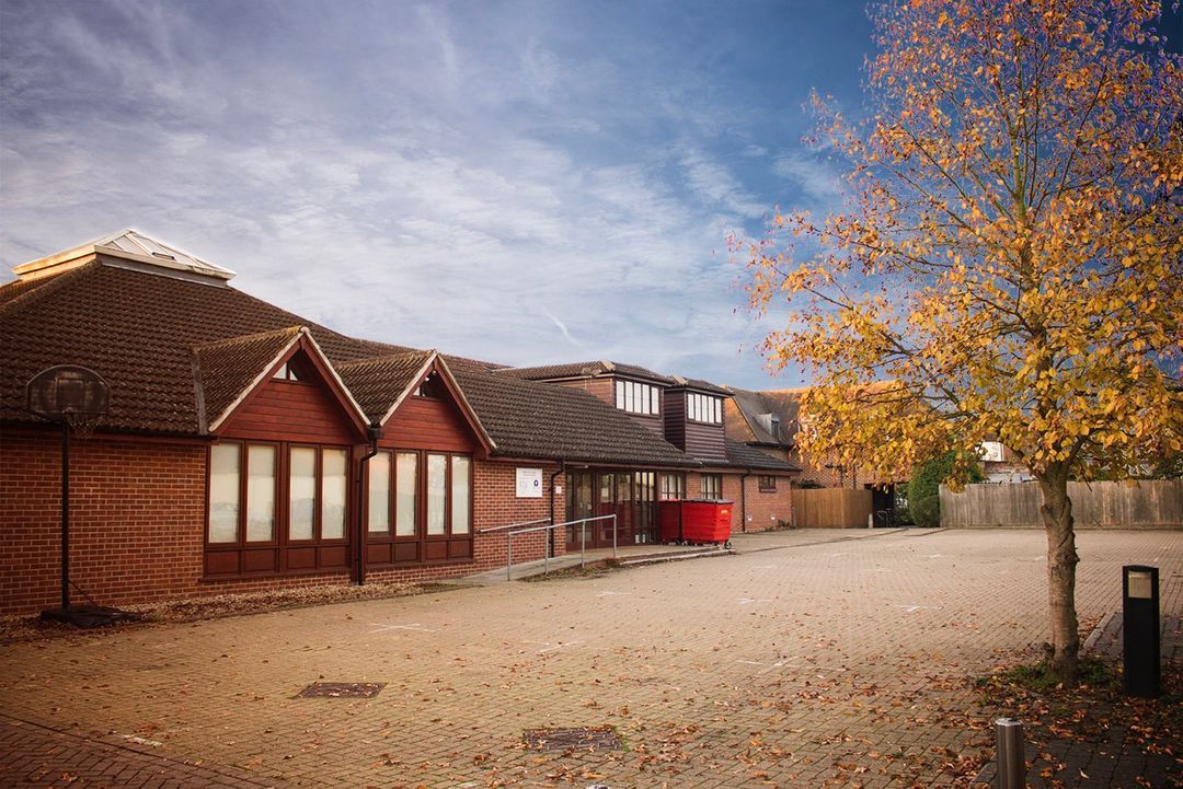 Photo of school building.