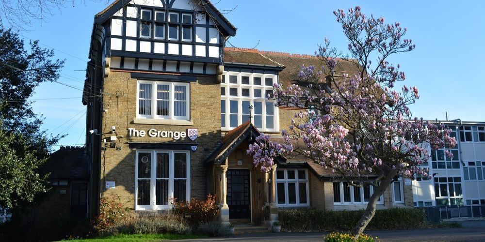 Wilmington Grammar School for Girls school building exterior
