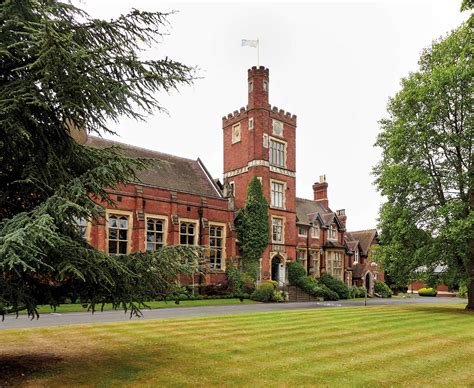 Exterior of Wolverhampton Grammar School